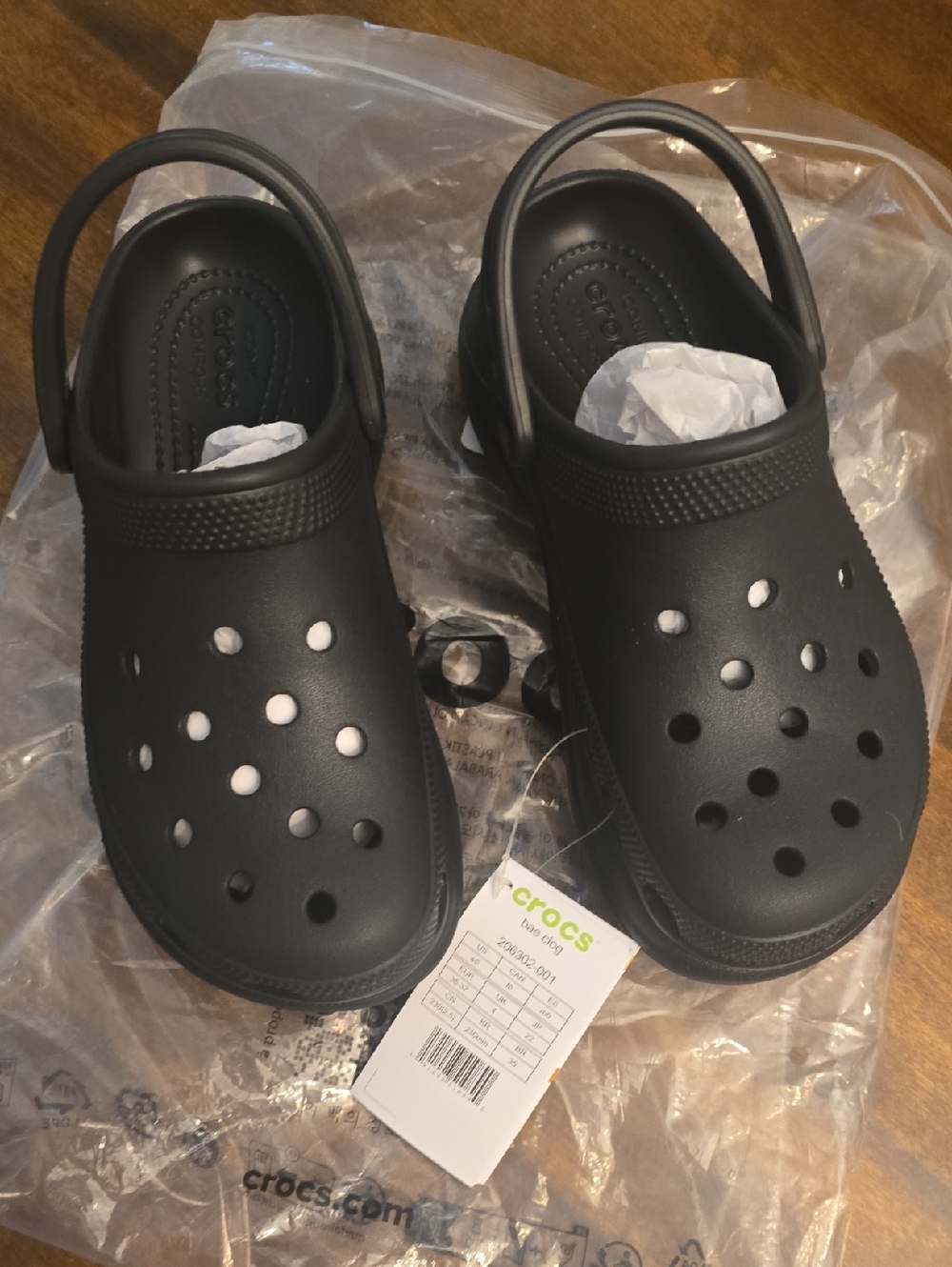CROCS Classic Clog in Black